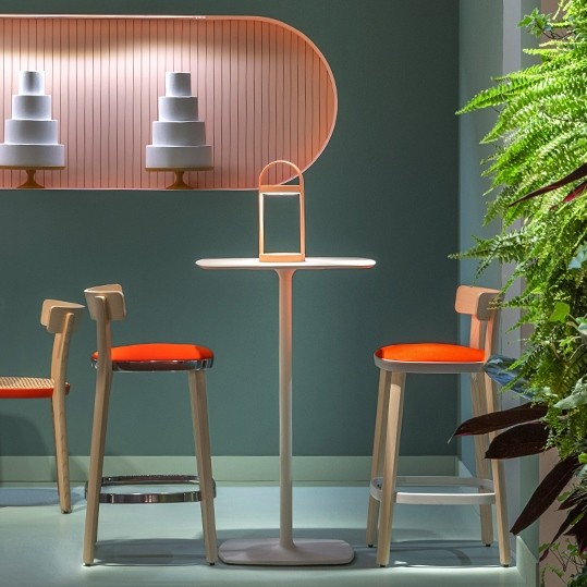 tabouret-bar-design-folk.jpg